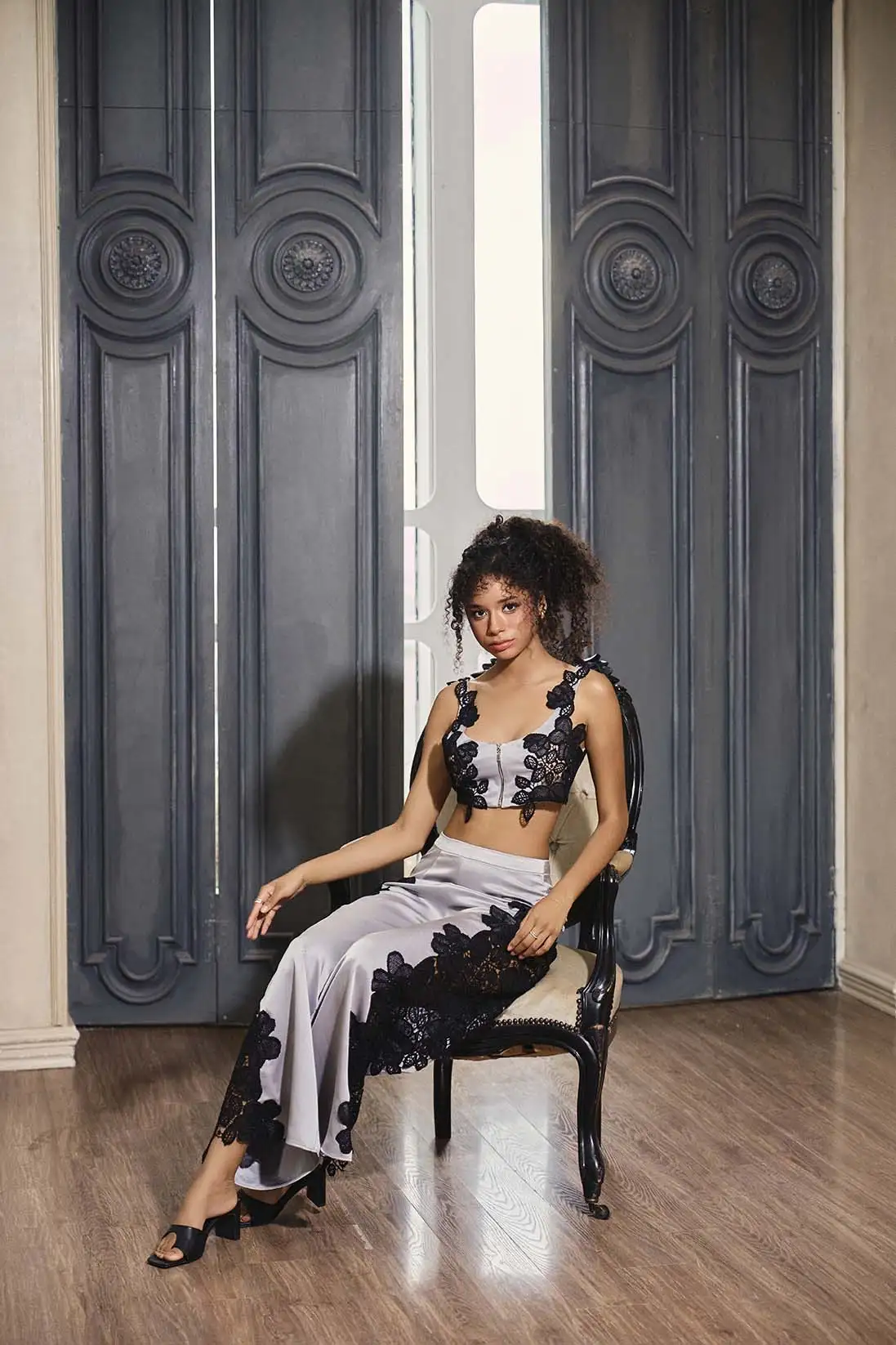 Silver Onyx – Floral Trim Zip-Front Top & Wide-Leg Pants Set